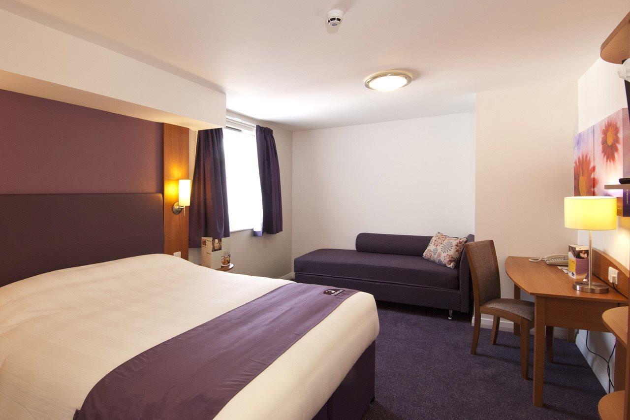 Premier Inn Exeter Central St. Davids Exterior foto